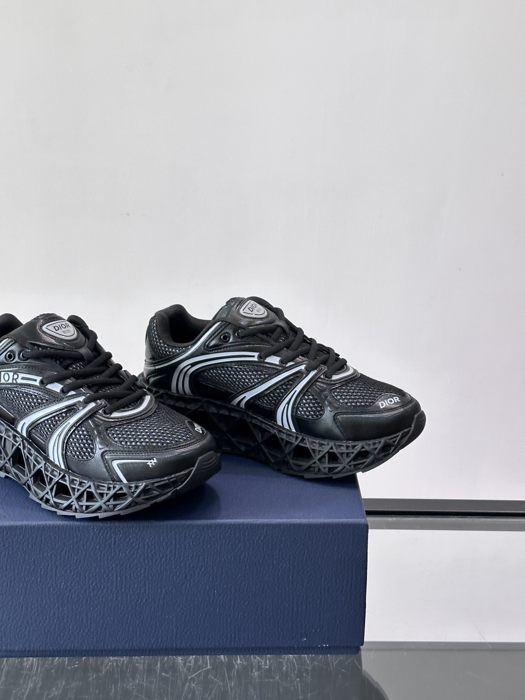Dior 迪奥 👟B35最新款老爹运动鞋 老爹鞋 以时髦复古风格丰富经典系列。精心制作，可全年与休闲造型搭 顺应复古市场