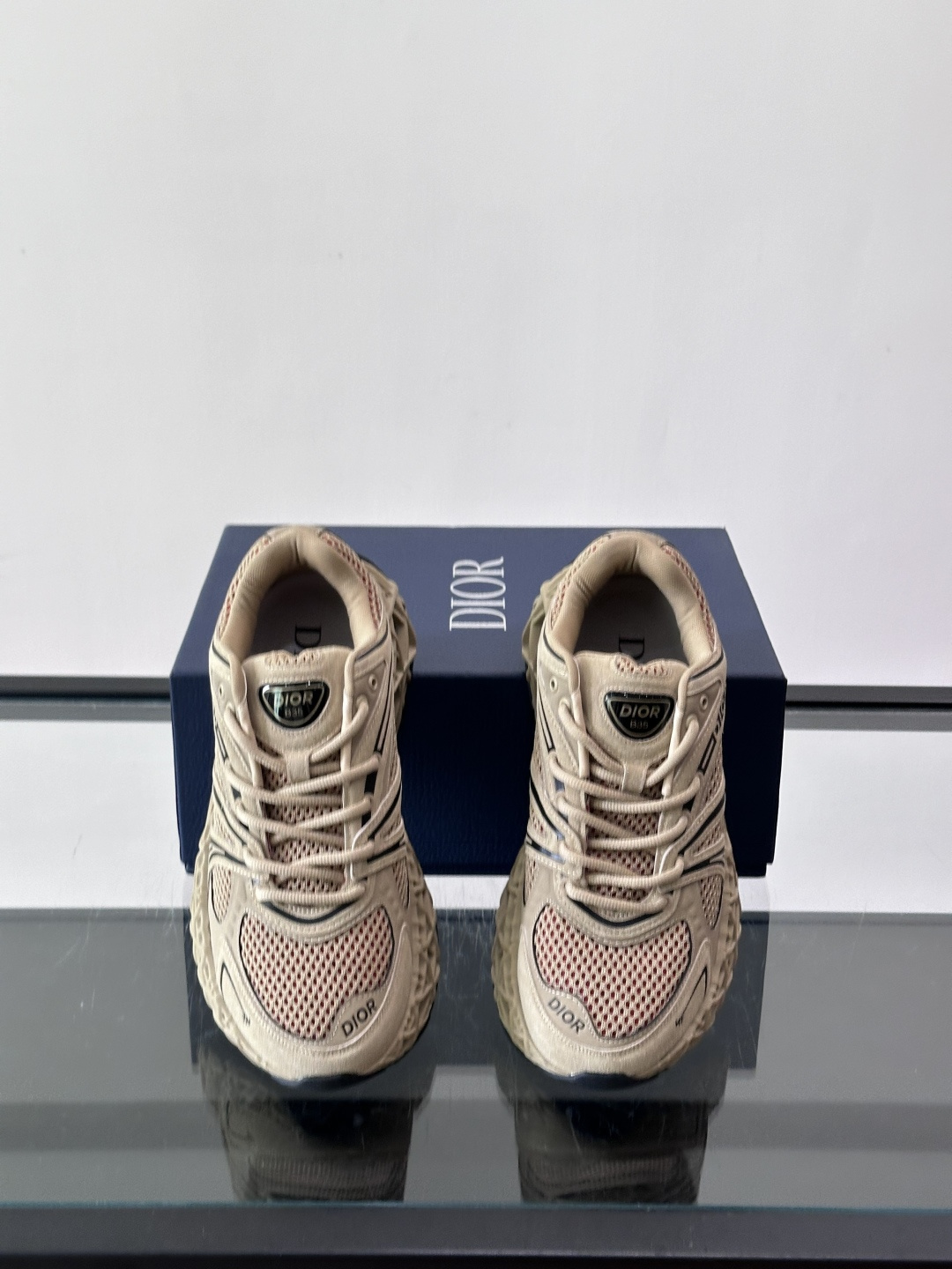 Dior 迪奥 👟B35最新款老爹运动鞋 老爹鞋 以时髦复古风格丰富经典系列。精心制作，可全年与休闲造型搭 顺应复古市场