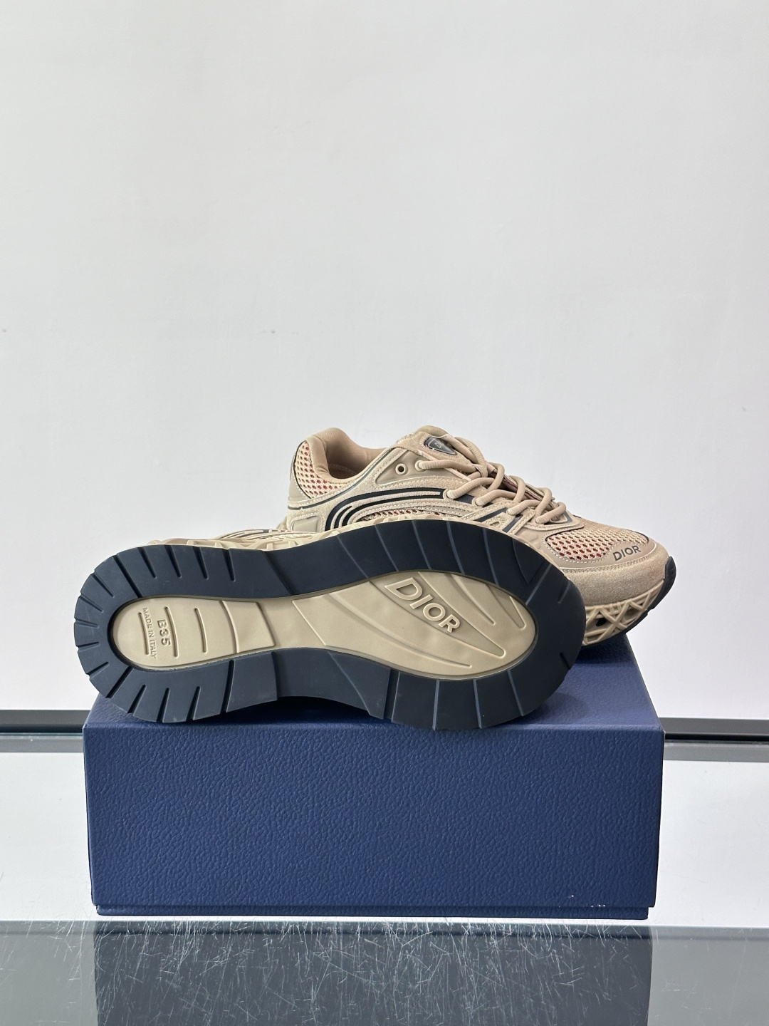 Dior 迪奥 👟B35最新款老爹运动鞋 老爹鞋 以时髦复古风格丰富经典系列。精心制作，可全年与休闲造型搭 顺应复古市场