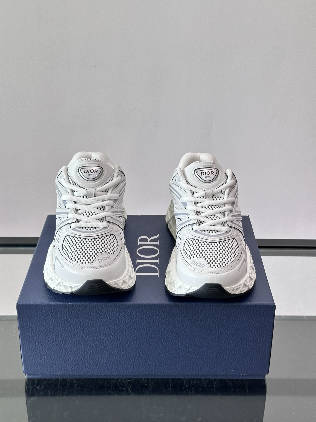 Dior 迪奥 👟B35最新款老爹运动鞋 老爹鞋 以时髦复古风格丰富经典系列。精心制作，可全年与休闲造型搭 顺应复古市场
