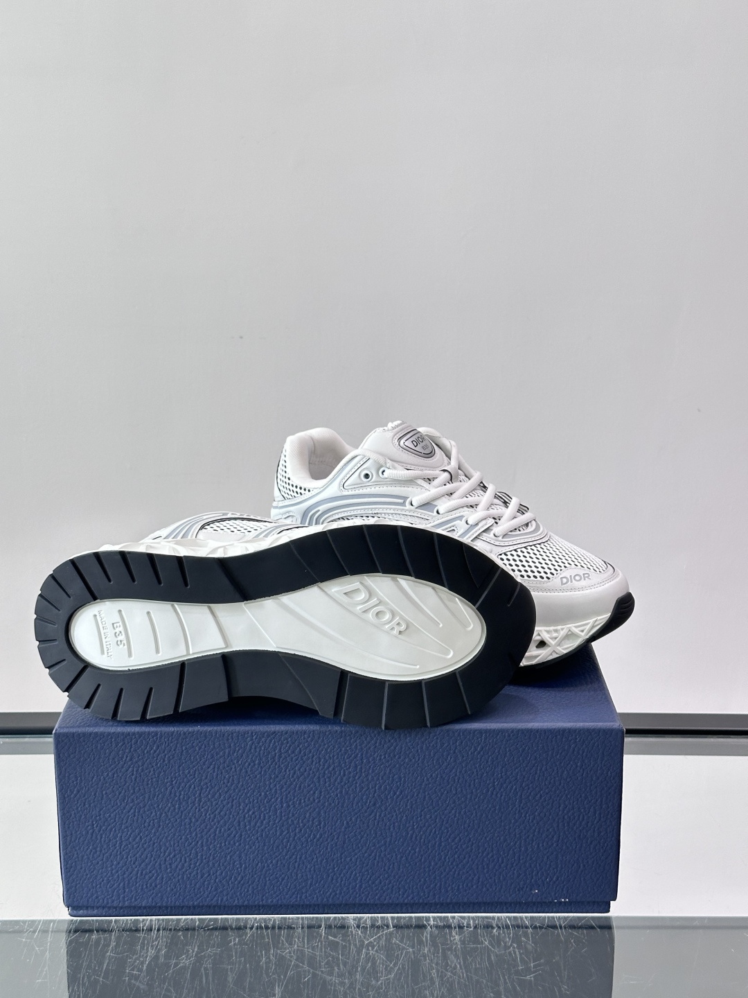 Dior 迪奥 👟B35最新款老爹运动鞋 老爹鞋 以时髦复古风格丰富经典系列。精心制作，可全年与休闲造型搭 顺应复古市场