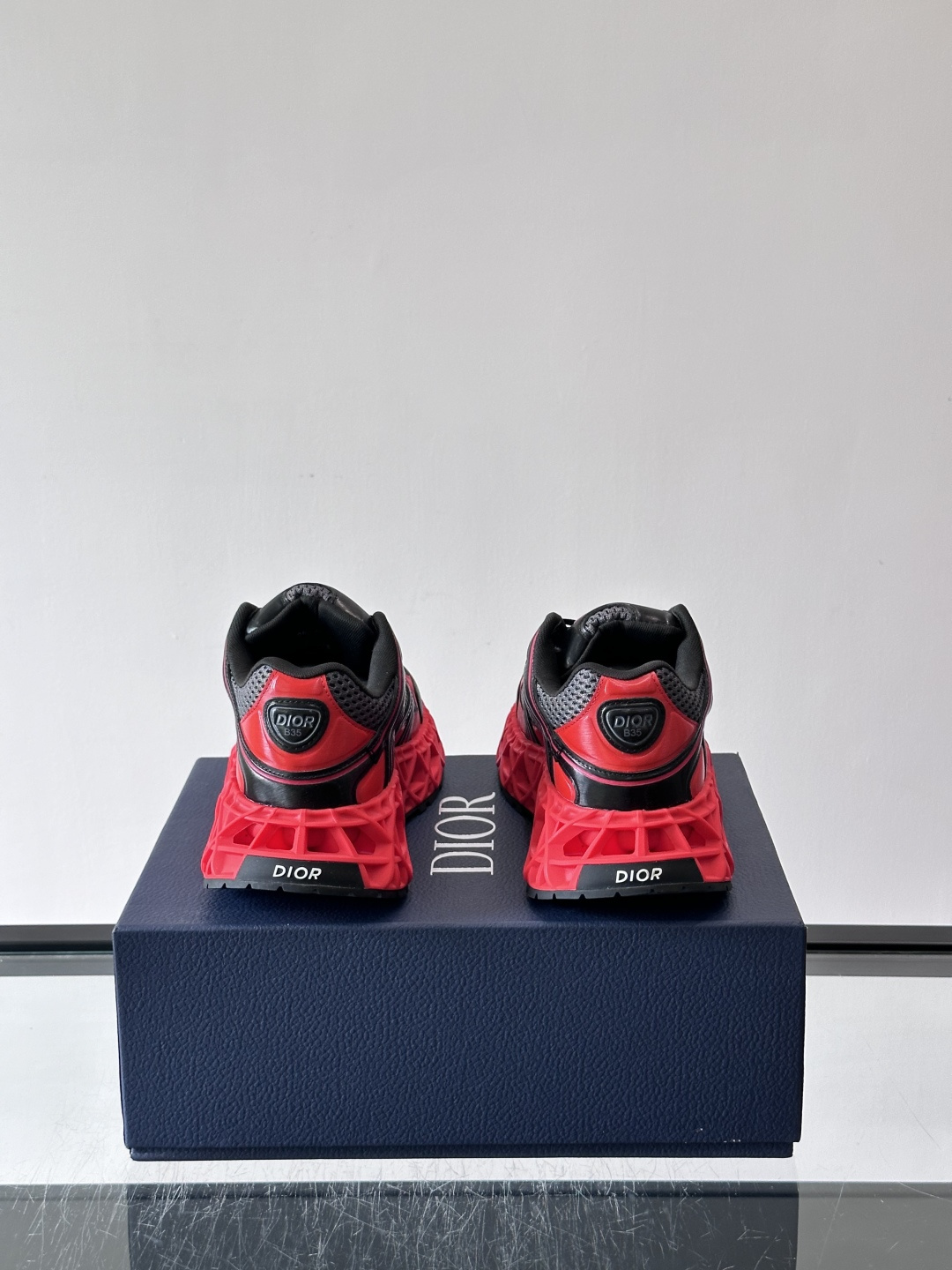 Dior 迪奥 👟B35最新款老爹运动鞋 老爹鞋 以时髦复古风格丰富经典系列。精心制作，可全年与休闲造型搭 顺应复古市场