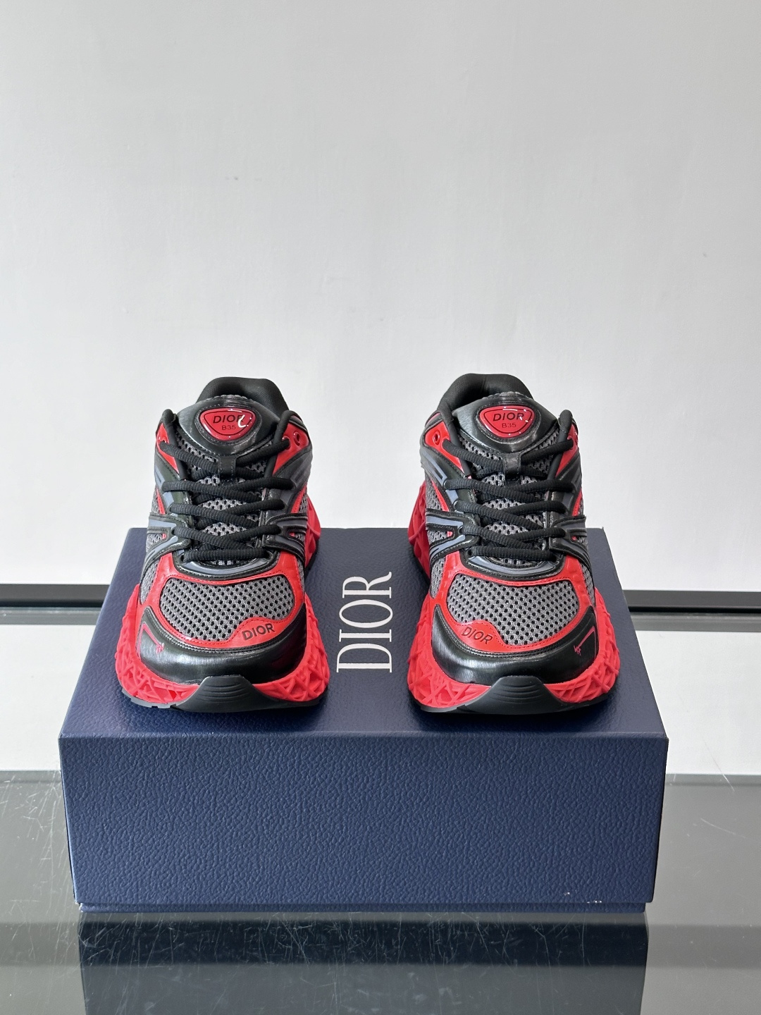Dior 迪奥 👟B35最新款老爹运动鞋 老爹鞋 以时髦复古风格丰富经典系列。精心制作，可全年与休闲造型搭 顺应复古市场