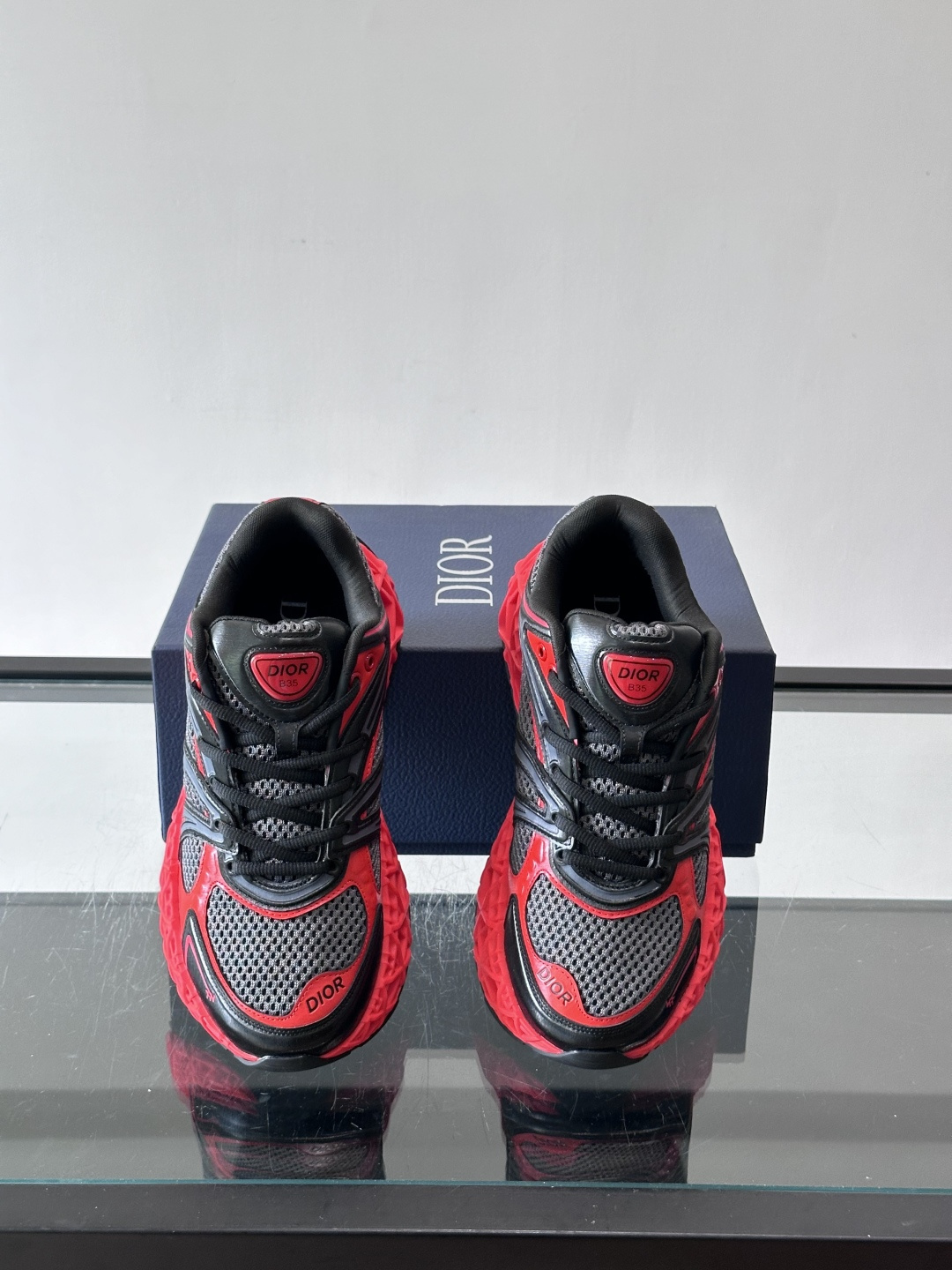 Dior 迪奥 👟B35最新款老爹运动鞋 老爹鞋 以时髦复古风格丰富经典系列。精心制作，可全年与休闲造型搭 顺应复古市场