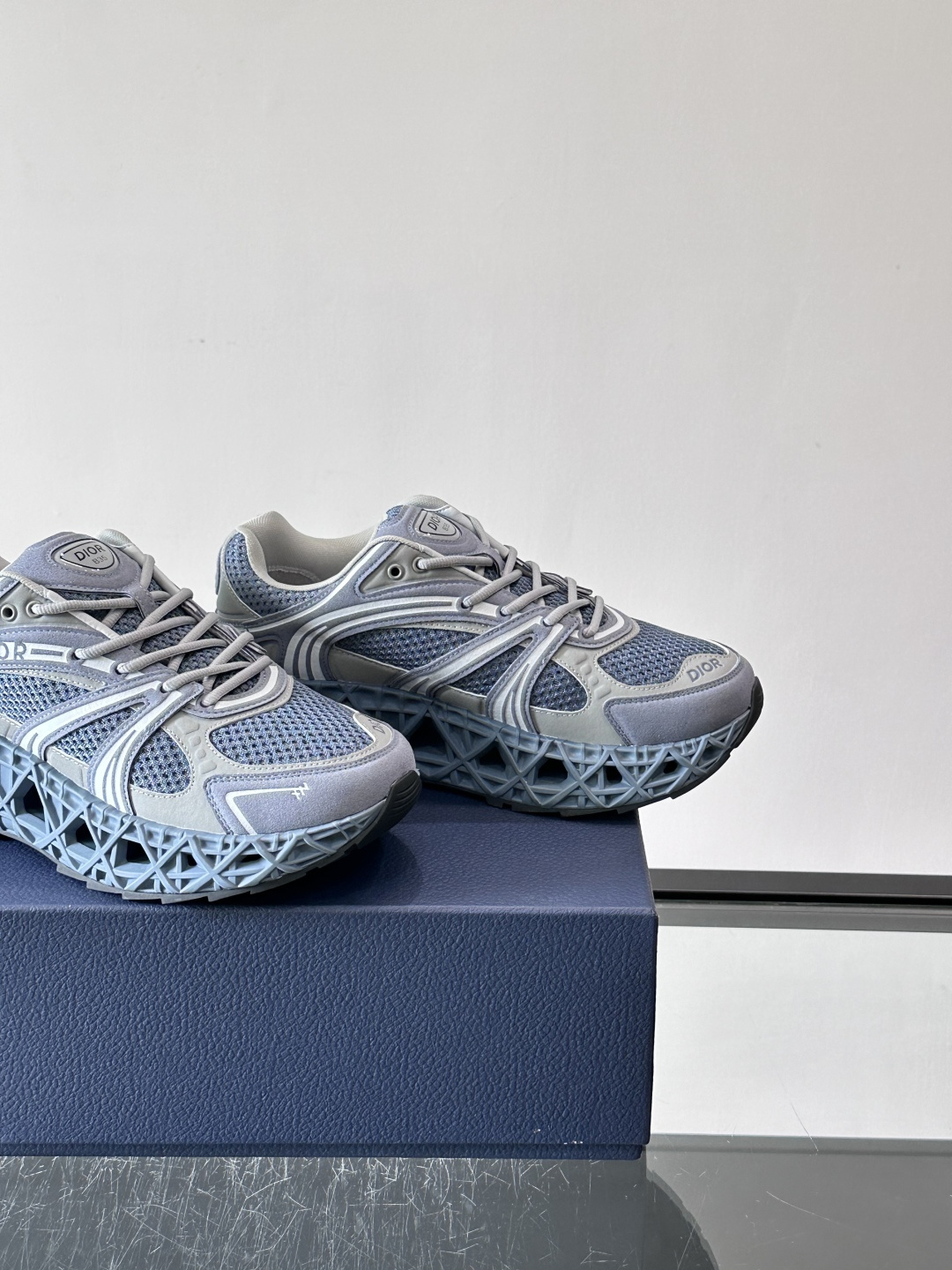 Dior 迪奥 👟B35最新款老爹运动鞋 老爹鞋 以时髦复古风格丰富经典系列。精心制作，可全年与休闲造型搭 顺应复古市场
