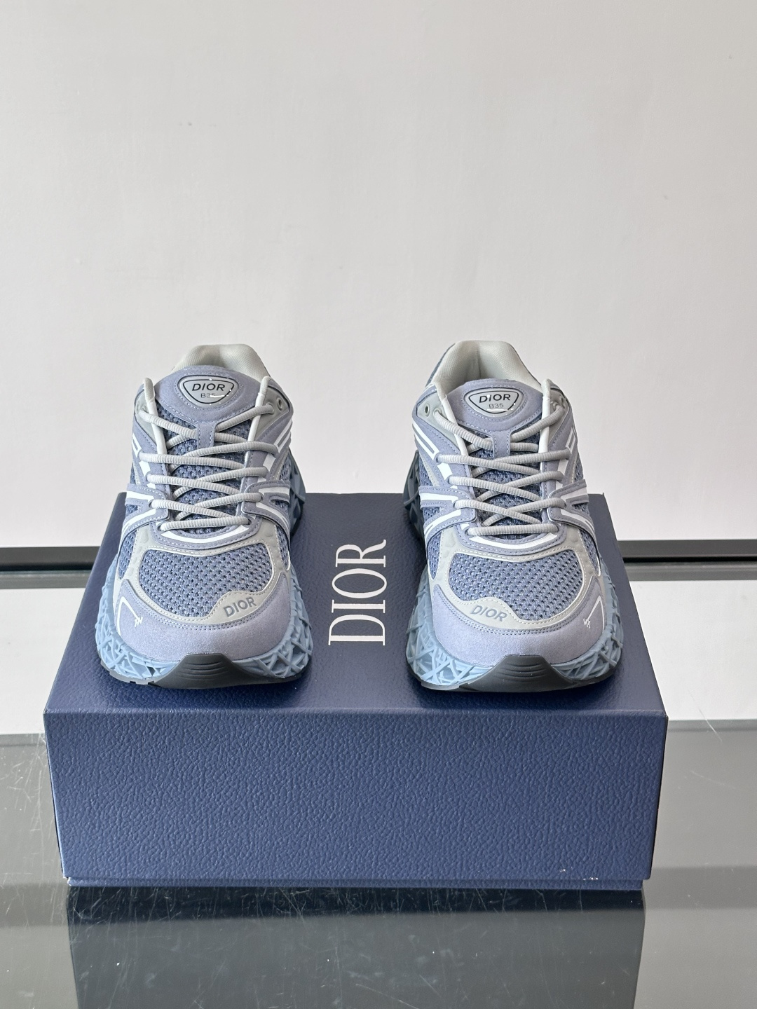 Dior 迪奥 👟B35最新款老爹运动鞋 老爹鞋 以时髦复古风格丰富经典系列。精心制作，可全年与休闲造型搭 顺应复古市场