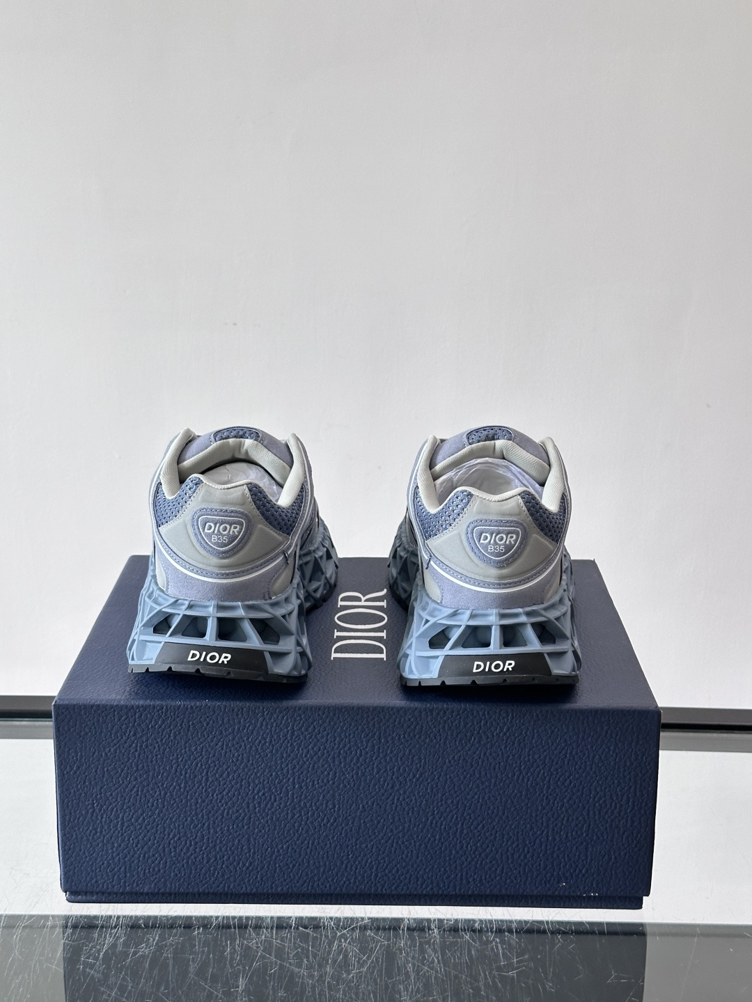 Dior 迪奥 👟B35最新款老爹运动鞋 老爹鞋 以时髦复古风格丰富经典系列。精心制作，可全年与休闲造型搭 顺应复古市场