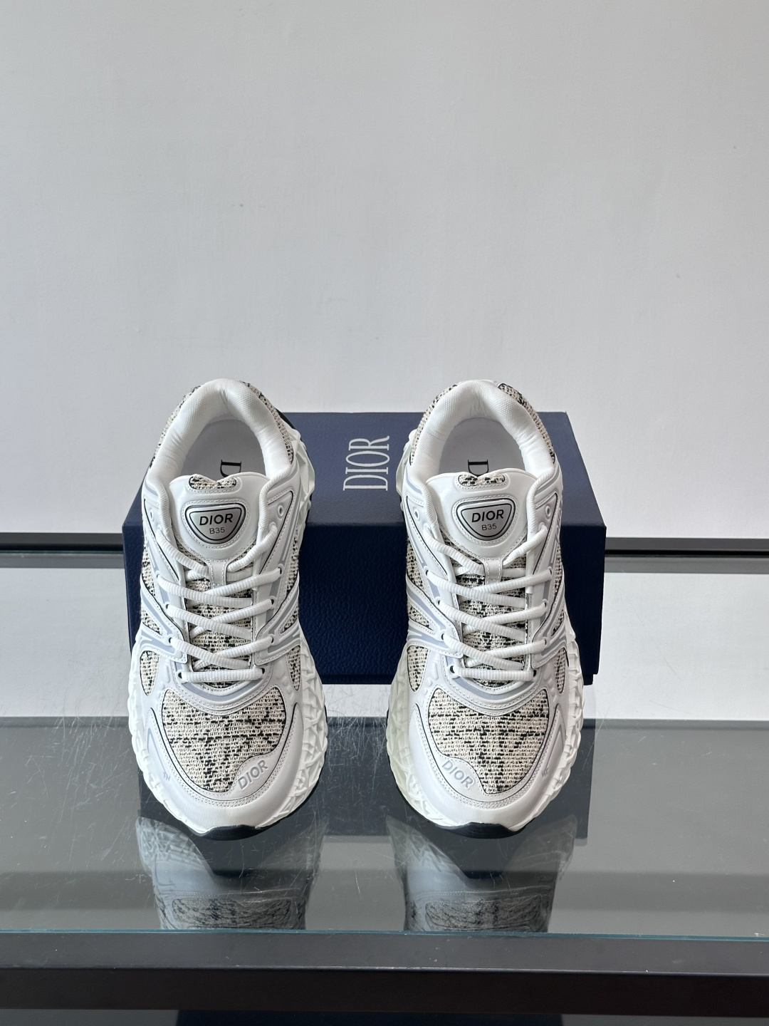 Dior 迪奥 👟B35最新款老爹运动鞋 老爹鞋 以时髦复古风格丰富经典系列。精心制作，可全年与休闲造型搭 顺应复古市场