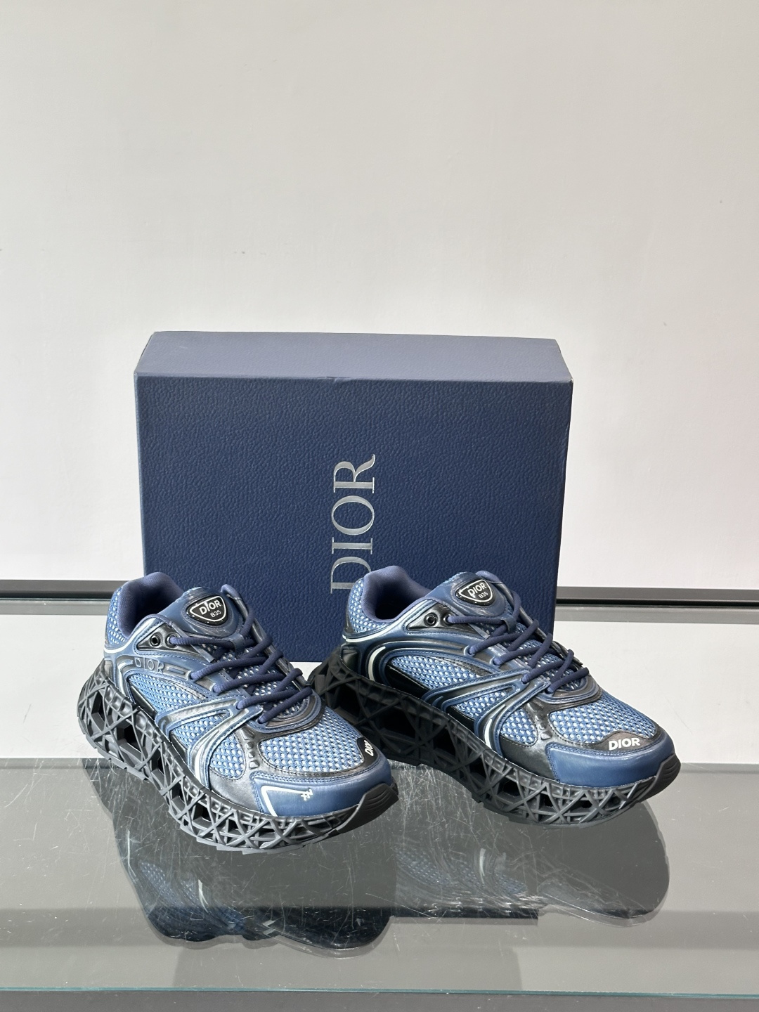 Dior 迪奥 👟B35最新款老爹运动鞋 老爹鞋 以时髦复古风格丰富经典系列。精心制作，可全年与休闲造型搭 顺应复古市场