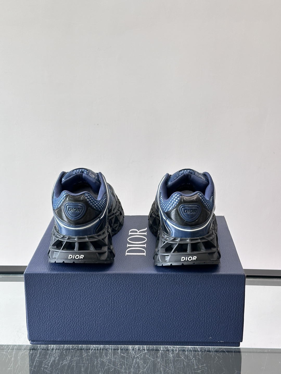 Dior 迪奥 👟B35最新款老爹运动鞋 老爹鞋 以时髦复古风格丰富经典系列。精心制作，可全年与休闲造型搭 顺应复古市场