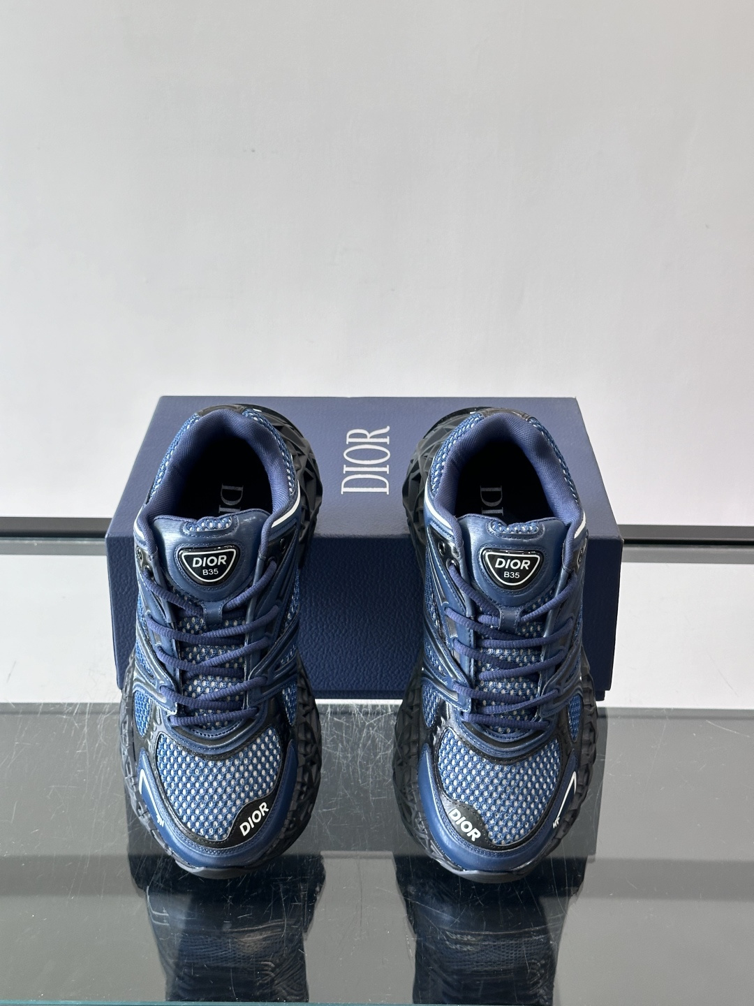 Dior 迪奥 👟B35最新款老爹运动鞋 老爹鞋 以时髦复古风格丰富经典系列。精心制作，可全年与休闲造型搭 顺应复古市场