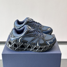 Dior 迪奥 👟B35最新款老爹运动鞋 老爹鞋 以时髦复古风格丰富经典系列。精心制作,可全年与休闲造型搭 顺应复古市场 Dior 迪奥 👟B35最新款老爹运动鞋 老爹鞋 以时髦复古风格丰富经典系列。精心制作,可全年与休闲造型搭 顺应复古市场
