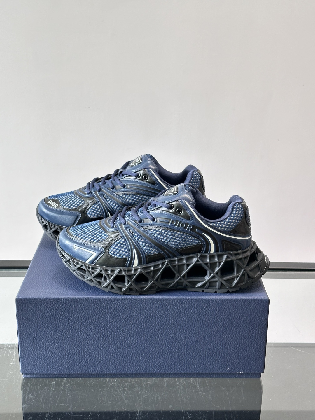 Dior 迪奥 👟B35最新款老爹运动鞋 老爹鞋 以时髦复古风格丰富经典系列。精心制作，可全年与休闲造型搭 顺应复古市场