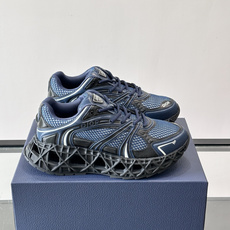 Dior 迪奥 👟B35最新款老爹运动鞋 老爹鞋 以时髦复古风格丰富经典系列。精心制作,可全年与休闲造型搭 顺应复古市场 Dior 迪奥 👟B35最新款老爹运动鞋 老爹鞋 以时髦复古风格丰富经典系列。精心制作,可全年与休闲造型搭 顺应复古市场