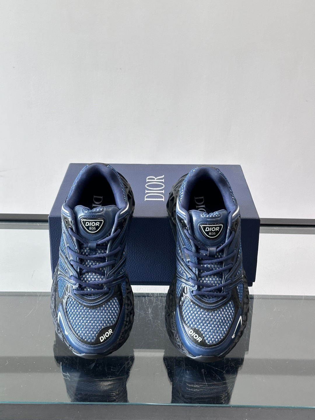 Dior 迪奥 👟B35最新款老爹运动鞋 老爹鞋 以时髦复古风格丰富经典系列。精心制作，可全年与休闲造型搭 顺应复古市场