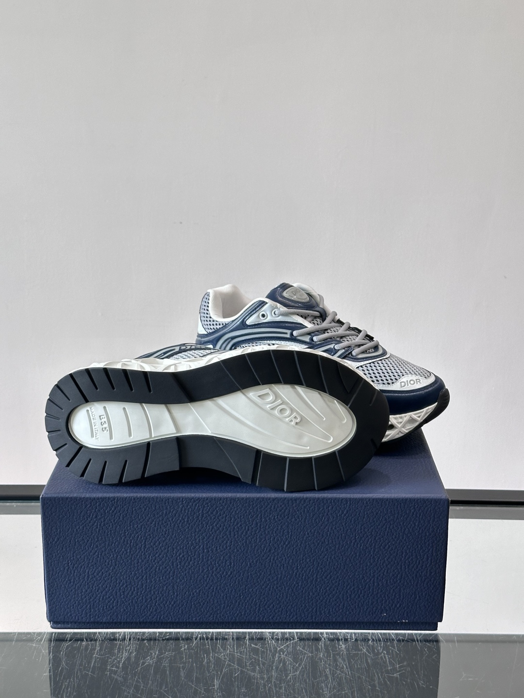 Dior 迪奥 👟B35最新款老爹运动鞋 老爹鞋 以时髦复古风格丰富经典系列。精心制作,可全年与休闲造型搭 顺应复古市场 Dior 迪奥 👟B35最新款老爹运动鞋 老爹鞋 以时髦复古风格丰富经典系列。精心制作,可全年与休闲造型搭 顺应复古市场