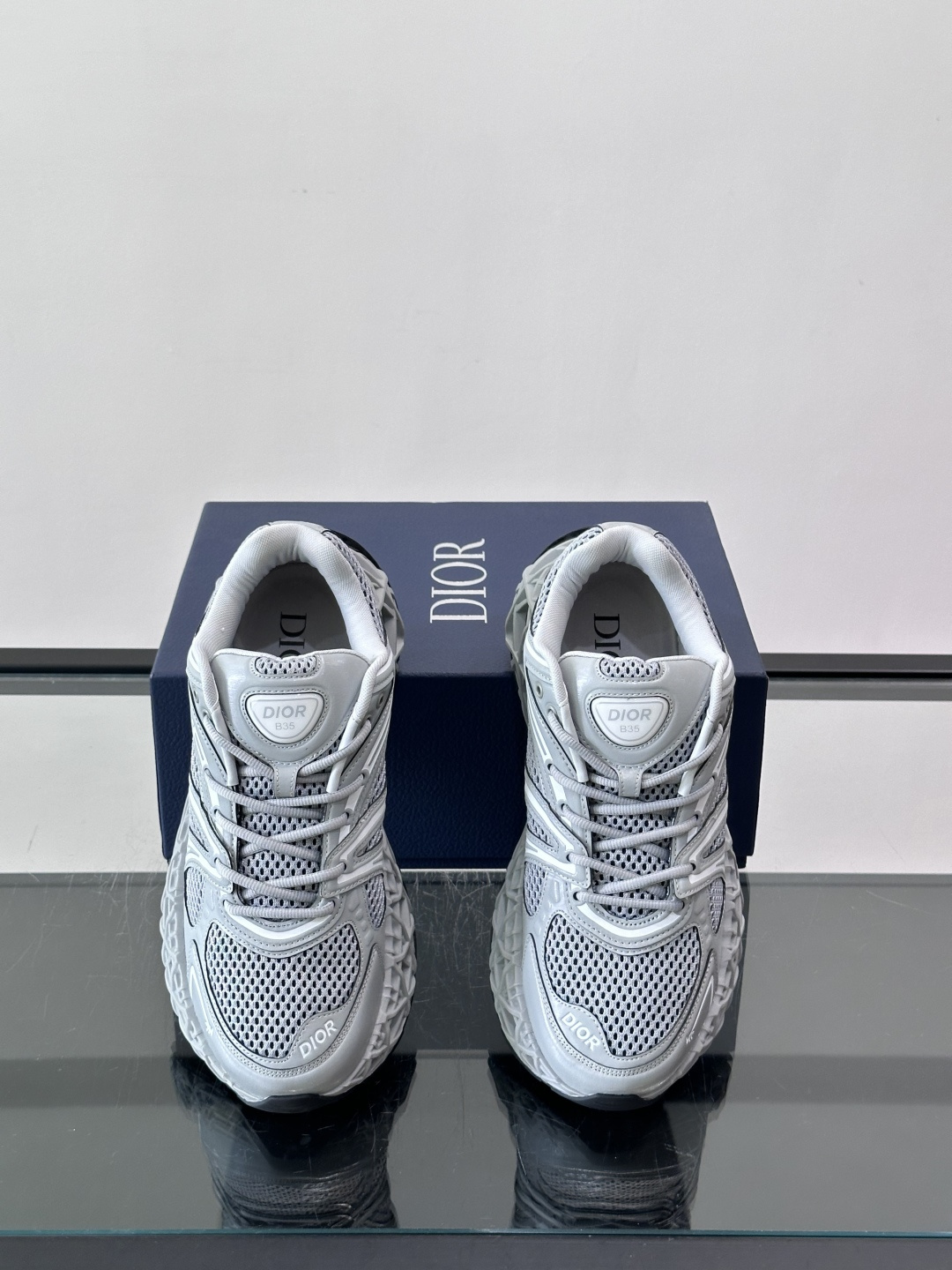 Dior 迪奥 👟B35最新款老爹运动鞋 老爹鞋 以时髦复古风格丰富经典系列。精心制作，可全年与休闲造型搭 顺应复古市场