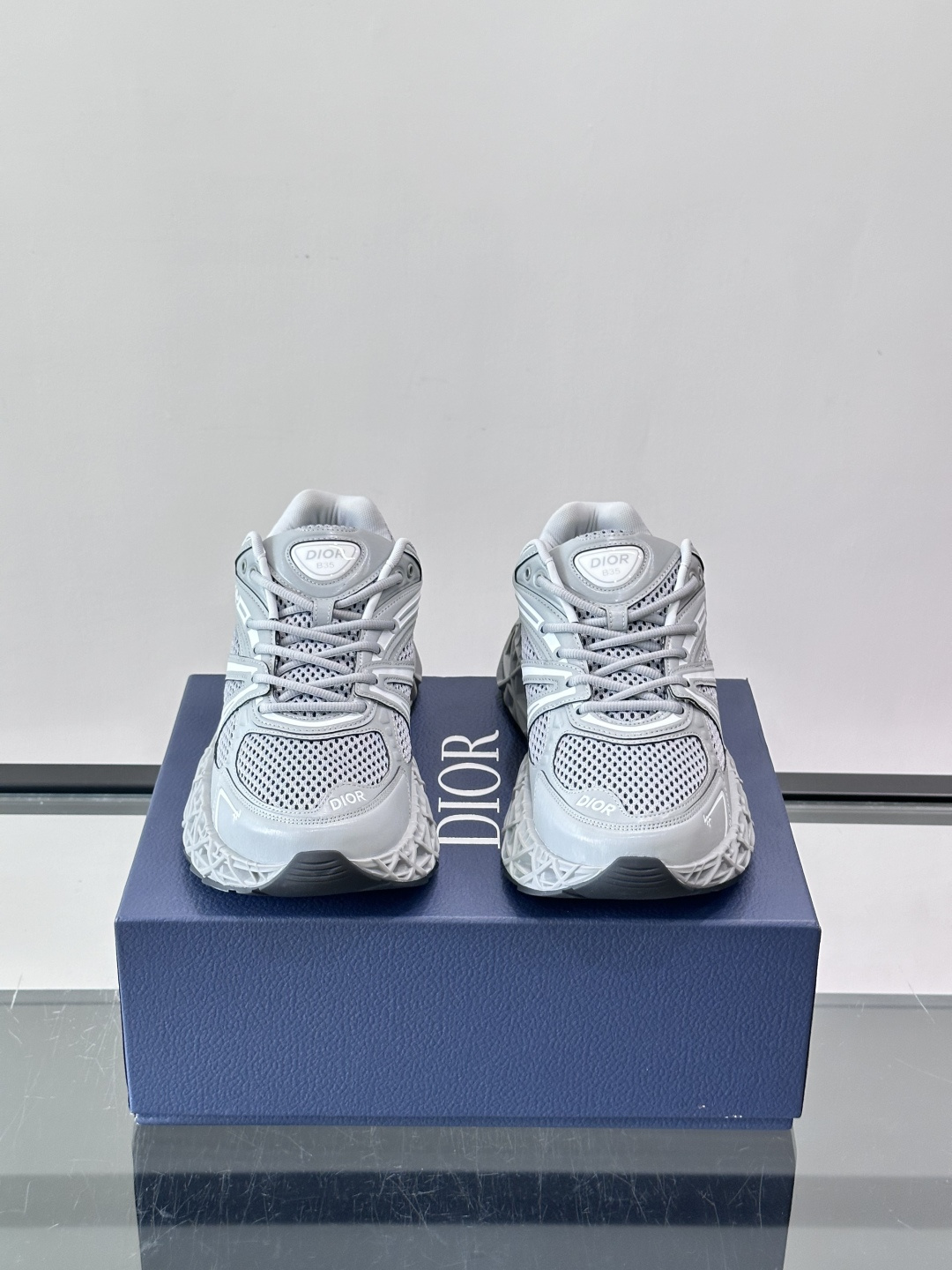 Dior 迪奥 👟B35最新款老爹运动鞋 老爹鞋 以时髦复古风格丰富经典系列。精心制作，可全年与休闲造型搭 顺应复古市场