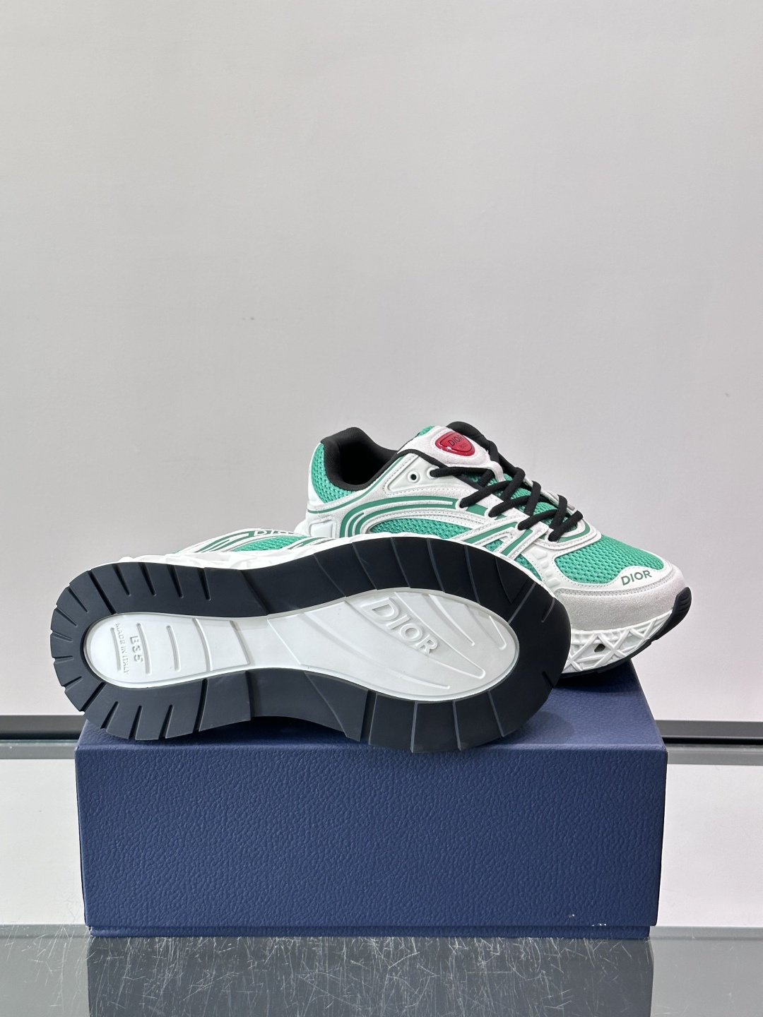 Dior 迪奥 👟B35最新款老爹运动鞋 老爹鞋 以时髦复古风格丰富经典系列。精心制作，可全年与休闲造型搭 顺应复古市场