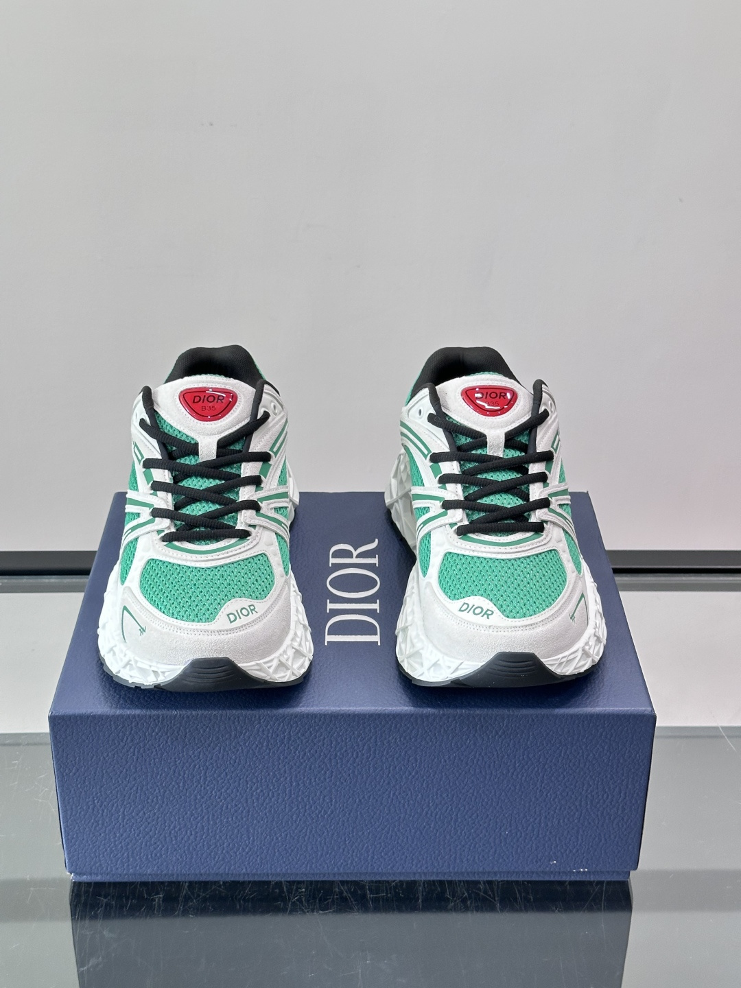 Dior 迪奥 👟B35最新款老爹运动鞋 老爹鞋 以时髦复古风格丰富经典系列。精心制作，可全年与休闲造型搭 顺应复古市场