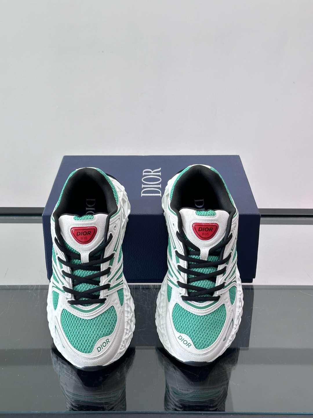 Dior 迪奥 👟B35最新款老爹运动鞋 老爹鞋 以时髦复古风格丰富经典系列。精心制作，可全年与休闲造型搭 顺应复古市场