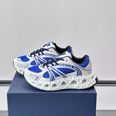 Dior 迪奥 👟B35最新款老爹运动鞋 老爹鞋 以时髦复古风格丰富经典系列。精心制作,可全年与休闲造型搭 顺应复古市场 Dior 迪奥 👟B35最新款老爹运动鞋 老爹鞋 以时髦复古风格丰富经典系列。精心制作,可全年与休闲造型搭 顺应复古市场