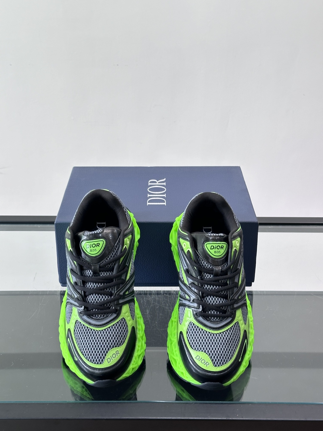 Dior 迪奥 👟B35最新款老爹运动鞋 老爹鞋 以时髦复古风格丰富经典系列。精心制作，可全年与休闲造型搭 顺应复古市场