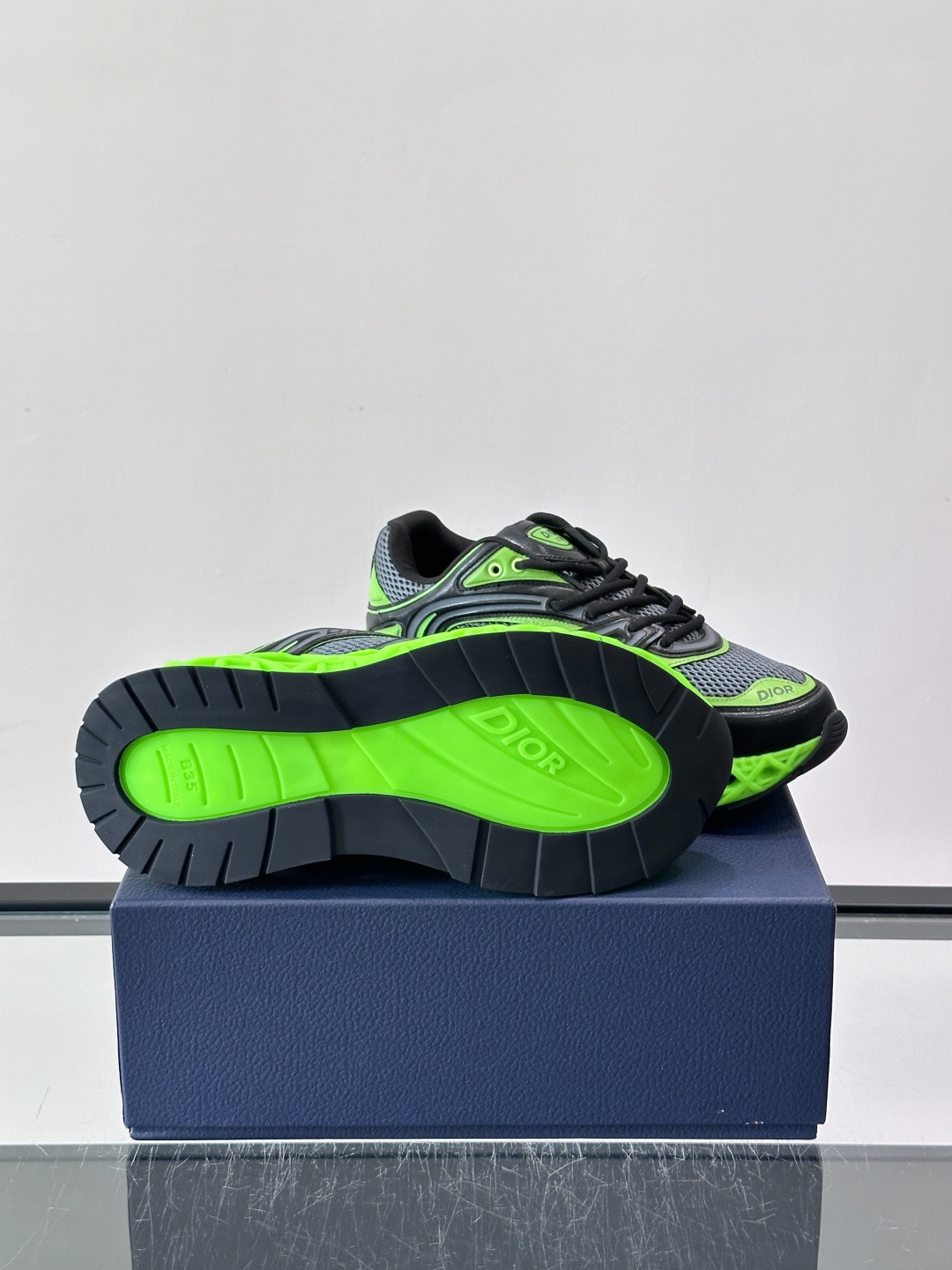 Dior 迪奥 👟B35最新款老爹运动鞋 老爹鞋 以时髦复古风格丰富经典系列。精心制作，可全年与休闲造型搭 顺应复古市场