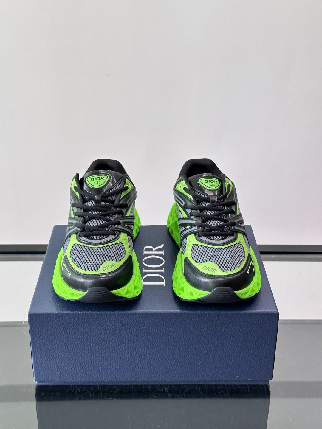 Dior 迪奥 👟B35最新款老爹运动鞋 老爹鞋 以时髦复古风格丰富经典系列。精心制作，可全年与休闲造型搭 顺应复古市场