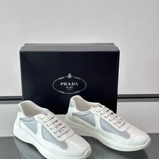 Prada 美洲杯运动鞋 ✨Prada美洲杯系列运动鞋,漆皮+网面拼接,光泽感与透气性兼具。低帮设计,白色橡胶鞋底, Prada 美洲杯运动鞋 ✨Prada美洲杯系列运动鞋,漆皮+网面拼接,光泽感与透气性兼具。低帮设计,白色橡胶鞋底,