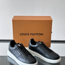 LV🌸BEVERLY HILLS 运动鞋本款 Beverly Hills 运动鞋为绒面牛皮革压印迷你 Monogram LV🌸BEVERLY HILLS 运动鞋本款 Beverly Hills 运动鞋为绒面牛皮革压印迷你 Monogram