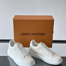 LV🌸BEVERLY HILLS 运动鞋本款 Beverly Hills 运动鞋为绒面牛皮革压印迷你 Monogram LV🌸BEVERLY HILLS 运动鞋本款 Beverly Hills 运动鞋为绒面牛皮革压印迷你 Monogram