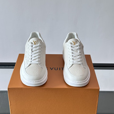 LV🌸BEVERLY HILLS 运动鞋本款 Beverly Hills 运动鞋为绒面牛皮革压印迷你 Monogram LV🌸BEVERLY HILLS 运动鞋本款 Beverly Hills 运动鞋为绒面牛皮革压印迷你 Monogram