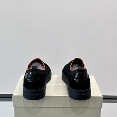 Santoni麂皮休闲鞋 👞意大利奢侈品牌Santoni的麂皮休闲鞋,选用优质麂皮,触感柔软,浅棕色调搭配橙色内衬, Santoni麂皮休闲鞋 👞意大利奢侈品牌Santoni的麂皮休闲鞋,选用优质麂皮,触感柔软,浅棕色调搭配橙色内衬,