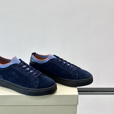 Santoni麂皮休闲鞋 👞意大利奢侈品牌Santoni的麂皮休闲鞋,选用优质麂皮,触感柔软,浅棕色调搭配橙色内衬, Santoni麂皮休闲鞋 👞意大利奢侈品牌Santoni的麂皮休闲鞋,选用优质麂皮,触感柔软,浅棕色调搭配橙色内衬,