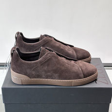 ZEGNA/杰尼亚 新款男士低帮皮革运动鞋,选用进口牛皮打造,丰富的工艺细节,鞋底骆马皮革嵌饰和品牌压纹徽标细节,干净简 ZEGNA/杰尼亚 新款男士低帮皮革运动鞋,选用进口牛皮打造,丰富的工艺细节,鞋底骆马皮革嵌饰和品牌压纹徽标细节,干净简