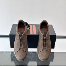 ZEGNA/杰尼亚 新款男士低帮皮革运动鞋,选用进口牛皮打造,丰富的工艺细节,鞋底骆马皮革嵌饰和品牌压纹徽标细节,干净简 ZEGNA/杰尼亚 新款男士低帮皮革运动鞋,选用进口牛皮打造,丰富的工艺细节,鞋底骆马皮革嵌饰和品牌压纹徽标细节,干净简
