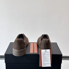 ZEGNA/杰尼亚 新款男士低帮皮革运动鞋,选用进口牛皮打造,丰富的工艺细节,鞋底骆马皮革嵌饰和品牌压纹徽标细节,干净简 ZEGNA/杰尼亚 新款男士低帮皮革运动鞋,选用进口牛皮打造,丰富的工艺细节,鞋底骆马皮革嵌饰和品牌压纹徽标细节,干净简