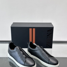 ZEGNA/杰尼亚 新款男士低帮皮革运动鞋,选用进口牛皮打造,丰富的工艺细节,鞋底骆马皮革嵌饰和品牌压纹徽标细节,干净简 ZEGNA/杰尼亚 新款男士低帮皮革运动鞋,选用进口牛皮打造,丰富的工艺细节,鞋底骆马皮革嵌饰和品牌压纹徽标细节,干净简