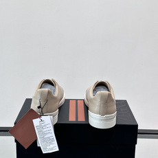 ZEGNA/杰尼亚 新款男士低帮皮革运动鞋,选用进口牛皮打造,丰富的工艺细节,鞋底骆马皮革嵌饰和品牌压纹徽标细节,干净简 ZEGNA/杰尼亚 新款男士低帮皮革运动鞋,选用进口牛皮打造,丰富的工艺细节,鞋底骆马皮革嵌饰和品牌压纹徽标细节,干净简