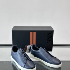 ZEGNA/杰尼亚 新款男士低帮皮革运动鞋,选用进口牛皮打造,丰富的工艺细节,鞋底骆马皮革嵌饰和品牌压纹徽标细节,干净简 ZEGNA/杰尼亚 新款男士低帮皮革运动鞋,选用进口牛皮打造,丰富的工艺细节,鞋底骆马皮革嵌饰和品牌压纹徽标细节,干净简