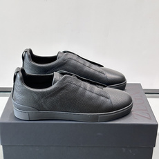 ZEGNA/杰尼亚 新款男士低帮皮革运动鞋,选用进口牛皮打造,丰富的工艺细节,鞋底骆马皮革嵌饰和品牌压纹徽标细节,干净简 ZEGNA/杰尼亚 新款男士低帮皮革运动鞋,选用进口牛皮打造,丰富的工艺细节,鞋底骆马皮革嵌饰和品牌压纹徽标细节,干净简