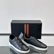 ZEGNA/杰尼亚 新款男士低帮皮革运动鞋,选用进口牛皮打造,丰富的工艺细节,鞋底骆马皮革嵌饰和品牌压纹徽标细节,干净简 ZEGNA/杰尼亚 新款男士低帮皮革运动鞋,选用进口牛皮打造,丰富的工艺细节,鞋底骆马皮革嵌饰和品牌压纹徽标细节,干净简