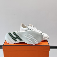 爱马仕Bouncing运动鞋👟镂孔小牛皮和小牛皮运动鞋。 轻盈鞋底装饰撞色图案,打造百搭时尚风格。这双的辨识度和舒适度都 爱马仕Bouncing运动鞋👟镂孔小牛皮和小牛皮运动鞋。 轻盈鞋底装饰撞色图案,打造百搭时尚风格。这双的辨识度和舒适度都