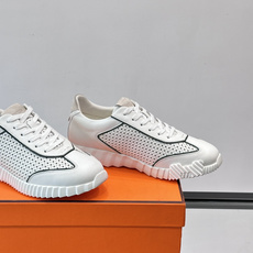 爱马仕Bouncing运动鞋👟镂孔小牛皮和小牛皮运动鞋。 轻盈鞋底装饰撞色图案,打造百搭时尚风格。这双的辨识度和舒适度都 爱马仕Bouncing运动鞋👟镂孔小牛皮和小牛皮运动鞋。 轻盈鞋底装饰撞色图案,打造百搭时尚风格。这双的辨识度和舒适度都