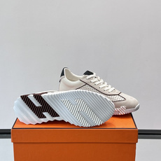 爱马仕Bouncing运动鞋👟镂孔小牛皮和小牛皮运动鞋。 轻盈鞋底装饰撞色图案,打造百搭时尚风格。这双的辨识度和舒适度都 爱马仕Bouncing运动鞋👟镂孔小牛皮和小牛皮运动鞋。 轻盈鞋底装饰撞色图案,打造百搭时尚风格。这双的辨识度和舒适度都