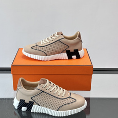 爱马仕Bouncing运动鞋👟镂孔小牛皮和小牛皮运动鞋。 轻盈鞋底装饰撞色图案,打造百搭时尚风格。这双的辨识度和舒适度都 爱马仕Bouncing运动鞋👟镂孔小牛皮和小牛皮运动鞋。 轻盈鞋底装饰撞色图案,打造百搭时尚风格。这双的辨识度和舒适度都