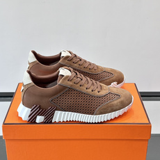 爱马仕Bouncing运动鞋👟镂孔小牛皮和小牛皮运动鞋。 轻盈鞋底装饰撞色图案,打造百搭时尚风格。这双的辨识度和舒适度都 爱马仕Bouncing运动鞋👟镂孔小牛皮和小牛皮运动鞋。 轻盈鞋底装饰撞色图案,打造百搭时尚风格。这双的辨识度和舒适度都
