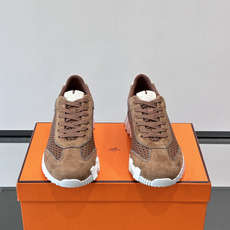 爱马仕Bouncing运动鞋👟镂孔小牛皮和小牛皮运动鞋。 轻盈鞋底装饰撞色图案,打造百搭时尚风格。这双的辨识度和舒适度都 爱马仕Bouncing运动鞋👟镂孔小牛皮和小牛皮运动鞋。 轻盈鞋底装饰撞色图案,打造百搭时尚风格。这双的辨识度和舒适度都