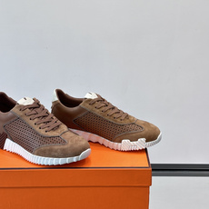 爱马仕Bouncing运动鞋👟镂孔小牛皮和小牛皮运动鞋。 轻盈鞋底装饰撞色图案,打造百搭时尚风格。这双的辨识度和舒适度都 爱马仕Bouncing运动鞋👟镂孔小牛皮和小牛皮运动鞋。 轻盈鞋底装饰撞色图案,打造百搭时尚风格。这双的辨识度和舒适度都